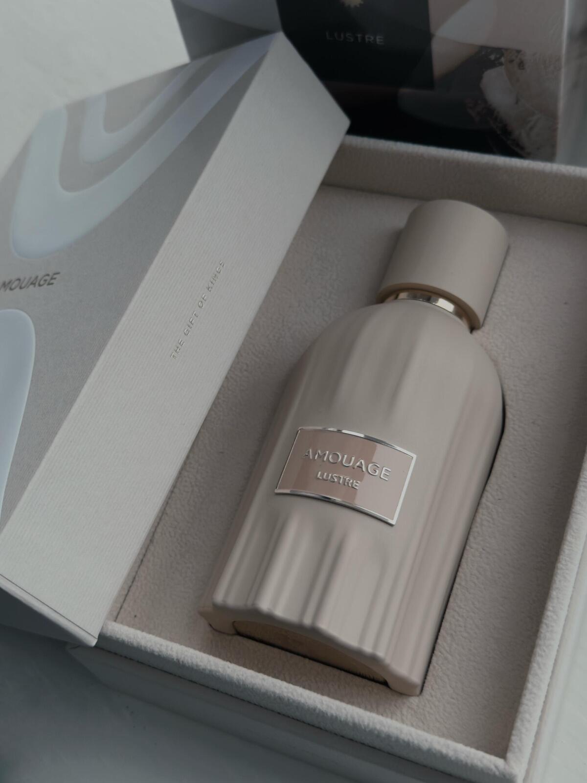 Parfum Amouage Lustre 100ml Me - Perfume Fragrance Details ulasan dan harga